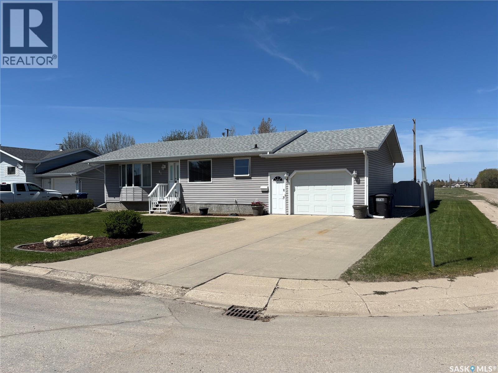 91 2nd Avenue, Humboldt, Saskatchewan  S0K 2A0 - Photo 2 - SK037107