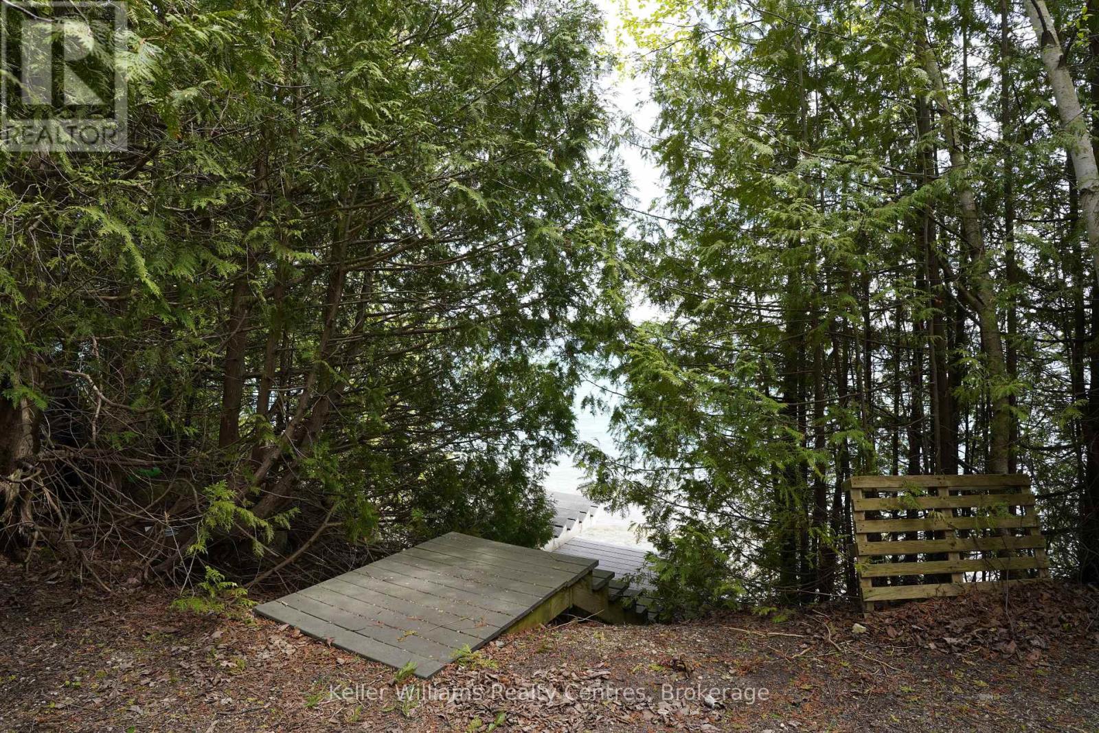 121 Mallory Beach Road, South Bruce Peninsula, Ontario  N0H 2T0 - Photo 43 - X12803590
