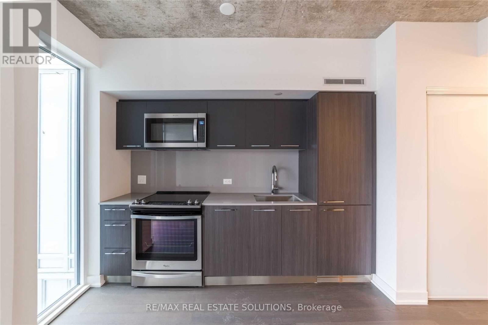 1202 - 15 Baseball Place, Toronto, Ontario  M4M 0E6 - Photo 2 - E13174162