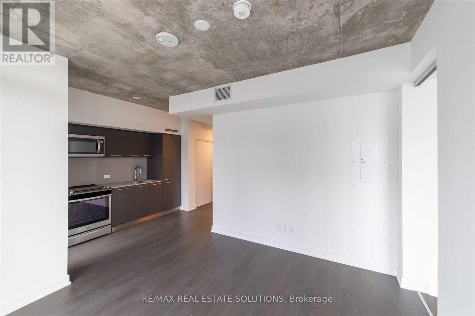 1202 - 15 Baseball Place, Toronto, Ontario  M4M 0E6 - Photo 4 - E13174162