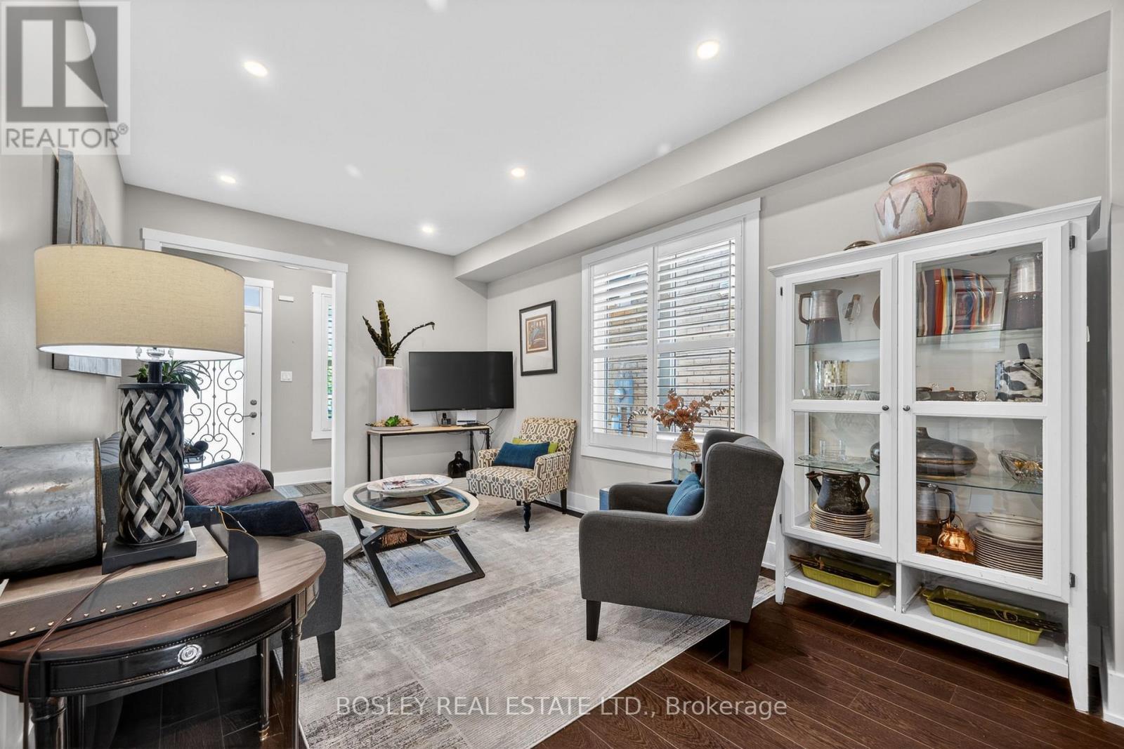 2 Bettina Place, Whitby, Ontario  L1R 0E8 - Photo 4 - E13174178