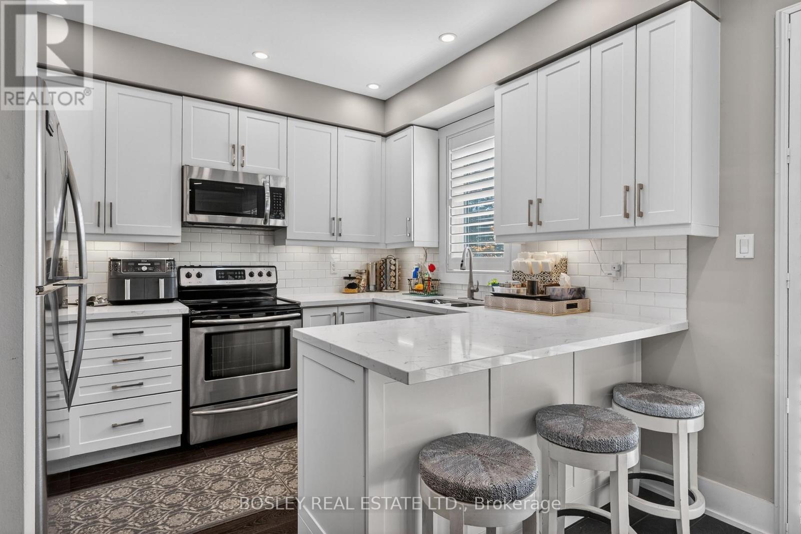 2 Bettina Place, Whitby, Ontario  L1R 0E8 - Photo 5 - E13174178
