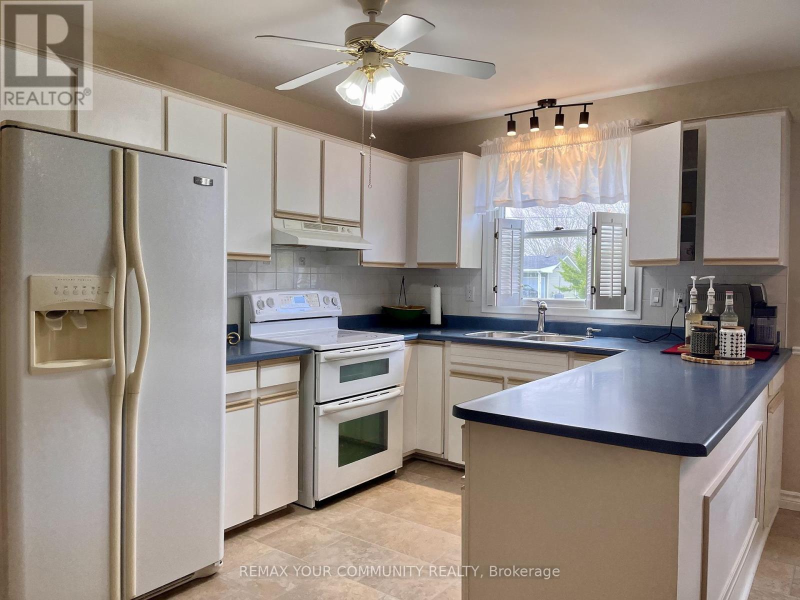 37 Canal Street, Georgina, Ontario  L4P 1K6 - Photo 6 - N13174068