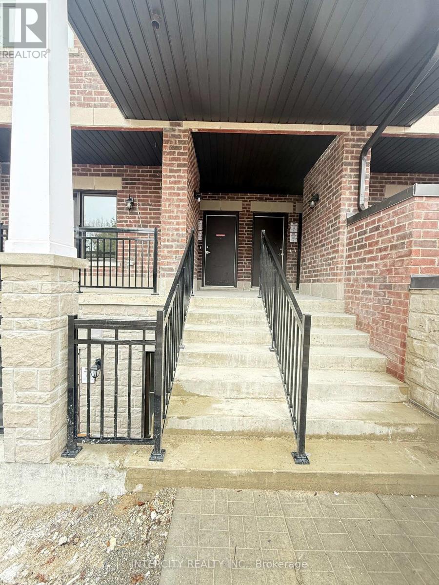 235 - 111-15100 YONGE STREET, Aurora, Ontario