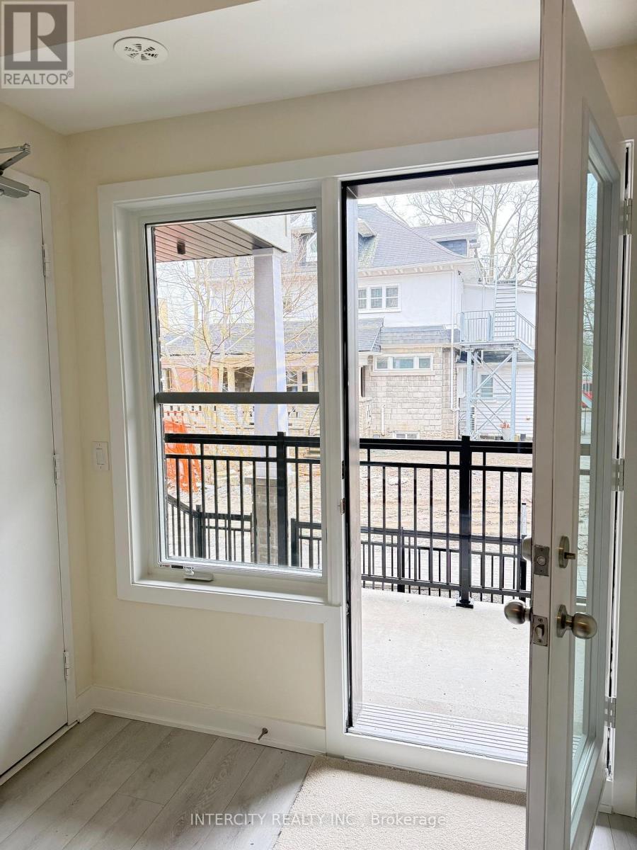 235 - 111-15100 Yonge Street, Aurora, Ontario  L4G 4C8 - Photo 2 - N13174078