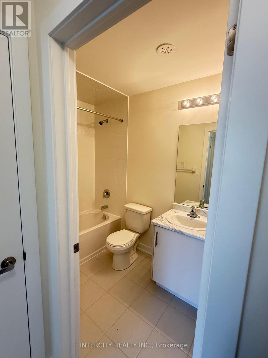235 - 111-15100 Yonge Street, Aurora, Ontario  L4G 4C8 - Photo 7 - N13174078