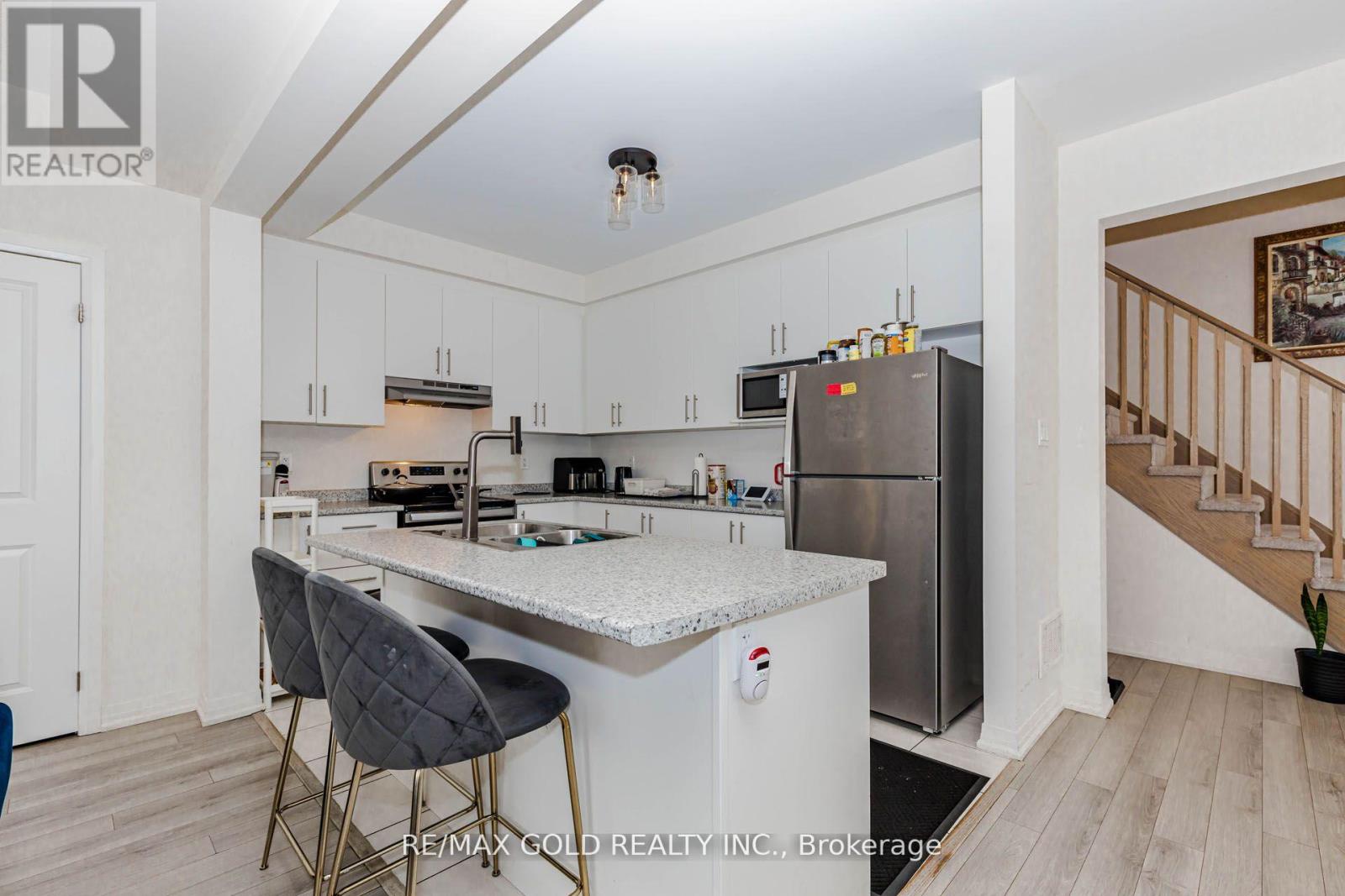 111 Carneros Way, Markham, Ontario  L6B 1R2 - Photo 10 - N13174090
