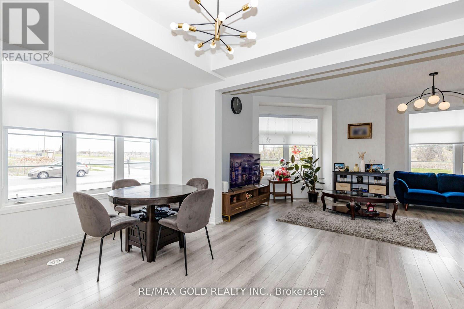 111 Carneros Way, Markham, Ontario  L6B 1R2 - Photo 6 - N13174090