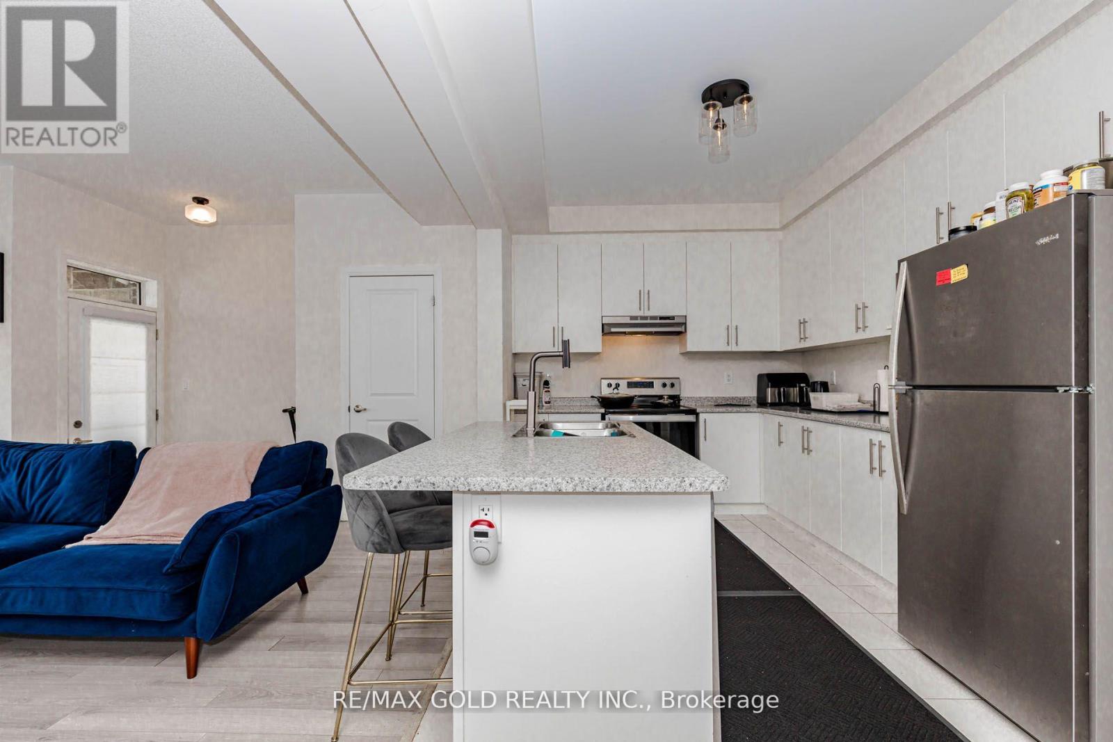 111 Carneros Way, Markham, Ontario  L6B 1R2 - Photo 9 - N13174090