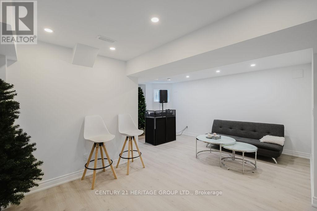 21 Thistle Avenue, Richmond Hill, Ontario  L4E 0B7 - Photo 41 - N13174198