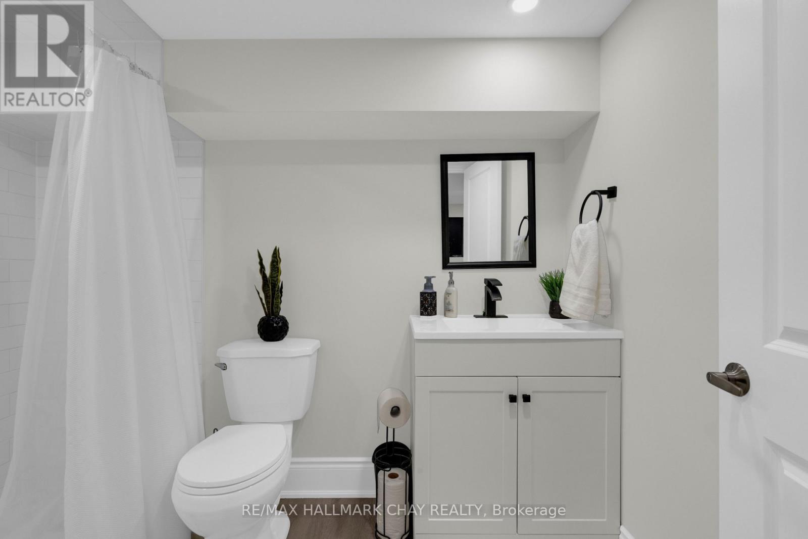 20 Westminster Circle, Barrie, Ontario  L4M 0A3 - Photo 33 - S13174110