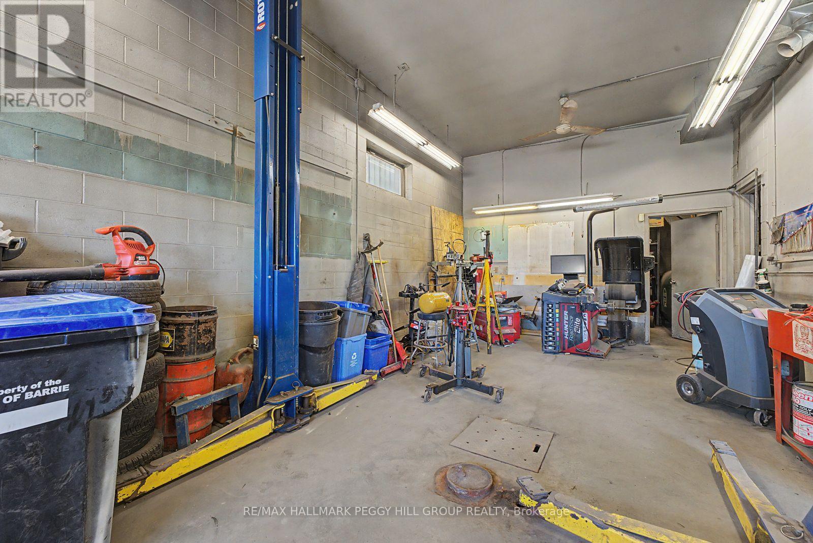 222 Blake Street, Barrie, Ontario  L4M 1K3 - Photo 6 - S13174136