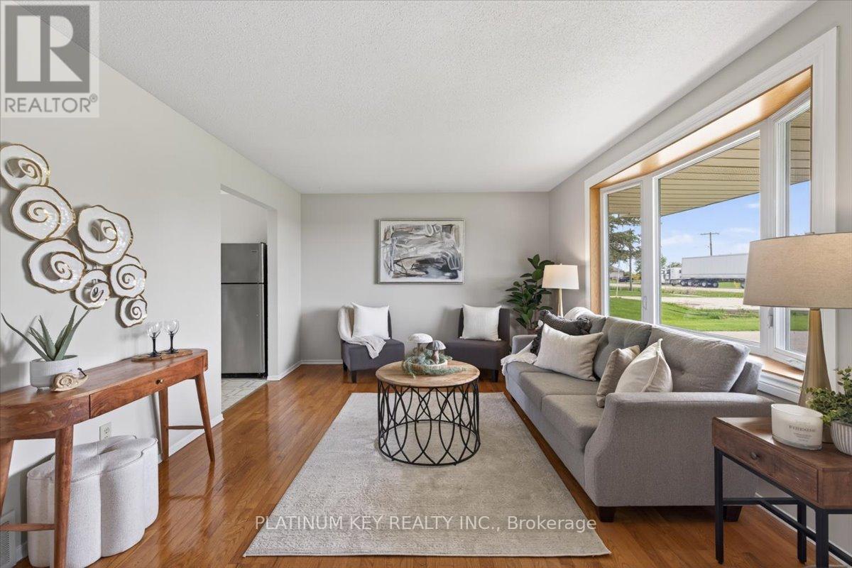 6460 Longwoods Road, Strathroy-Caradoc, Ontario  N0L 1T0 - Photo 5 - X13174594