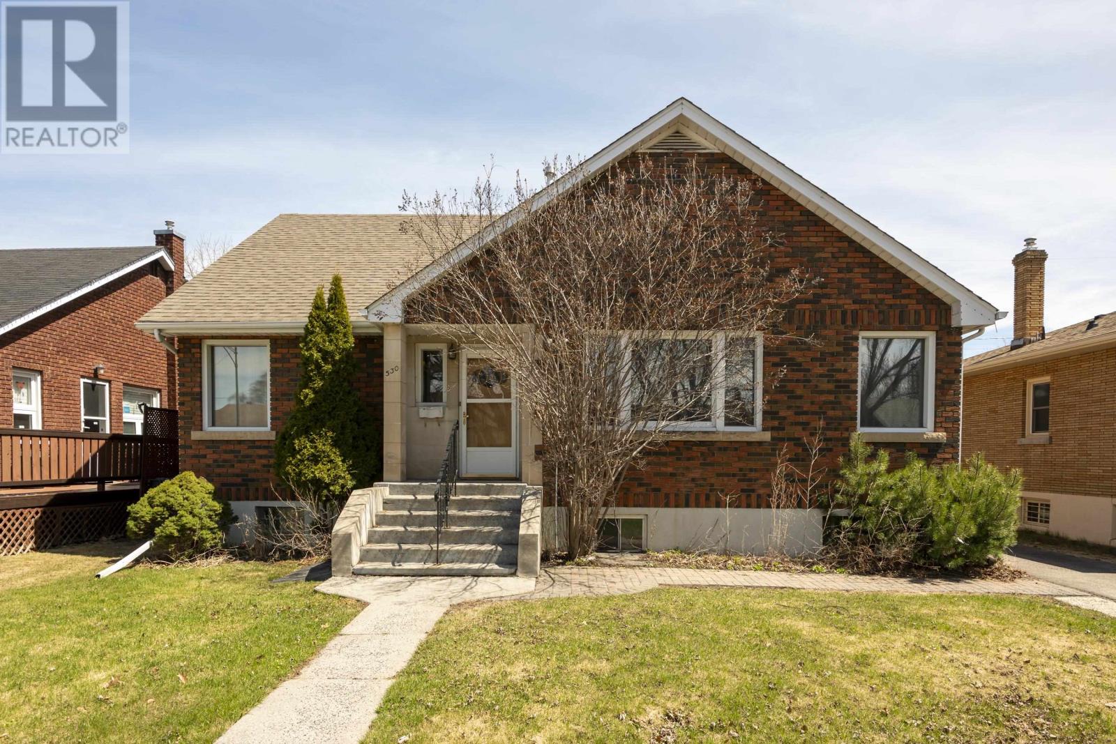 530 Hyde Park AVE, Thunder Bay, Ontario