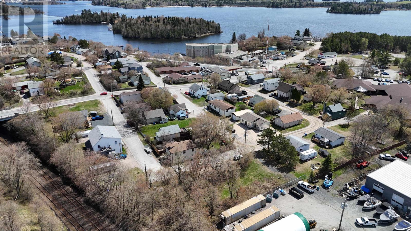 76 Peter Street W, Kenora, Ontario P9N 3R2 - Photo 1 - TB2601182