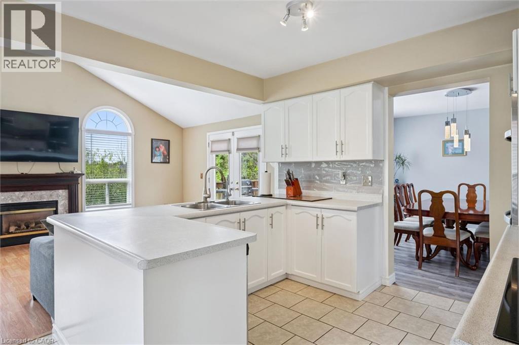 24 Buckthorn Crescent, Guelph, Ontario  N1E 7C3 - Photo 16 - 40832465
