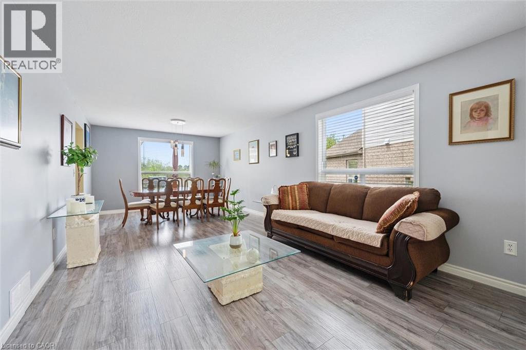 24 Buckthorn Crescent, Guelph, Ontario  N1E 7C3 - Photo 6 - 40832465