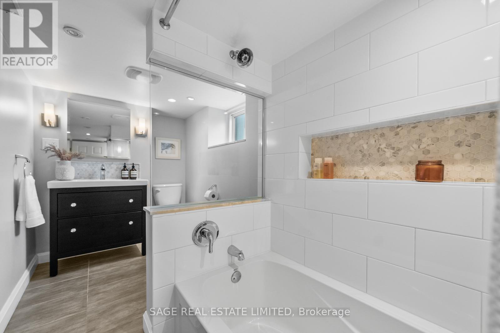 77 Mcfarland Avenue, Toronto, Ontario  M6H 3M9 - Photo 26 - W13174082