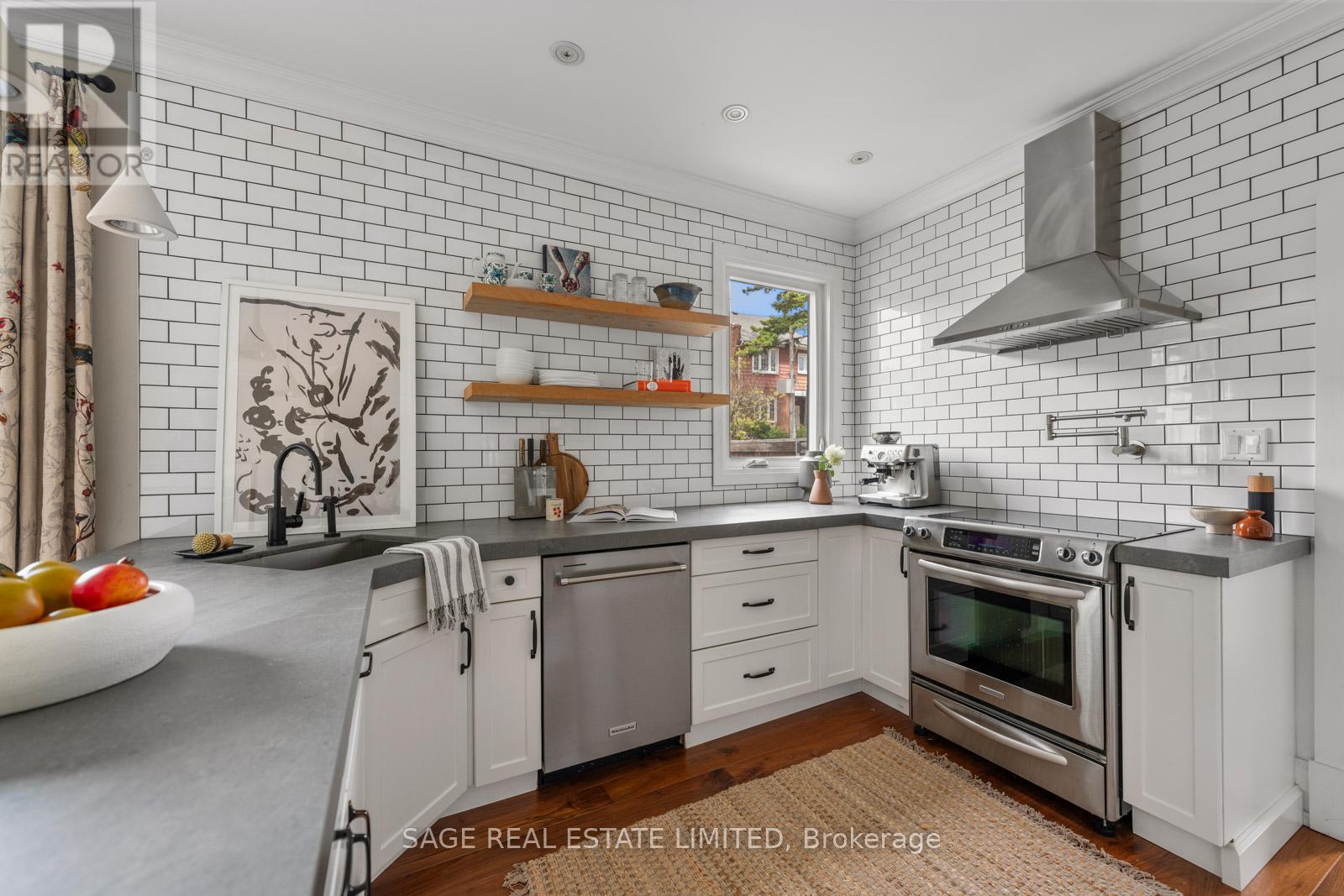77 Mcfarland Avenue, Toronto, Ontario  M6H 3M9 - Photo 9 - W13174082