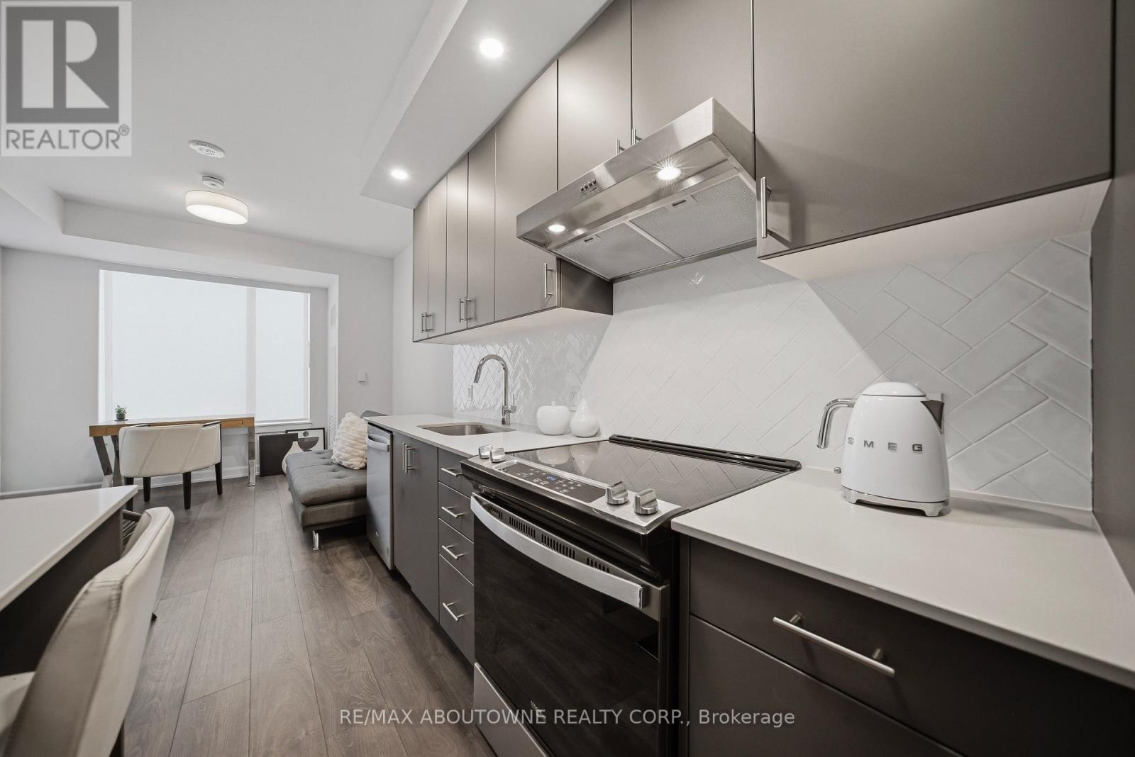 1602 - 3220 William Coltson Avenue, Oakville (Jm Joshua Meadows), Ontario  L6H 7W6 - Photo 10 - W13174170