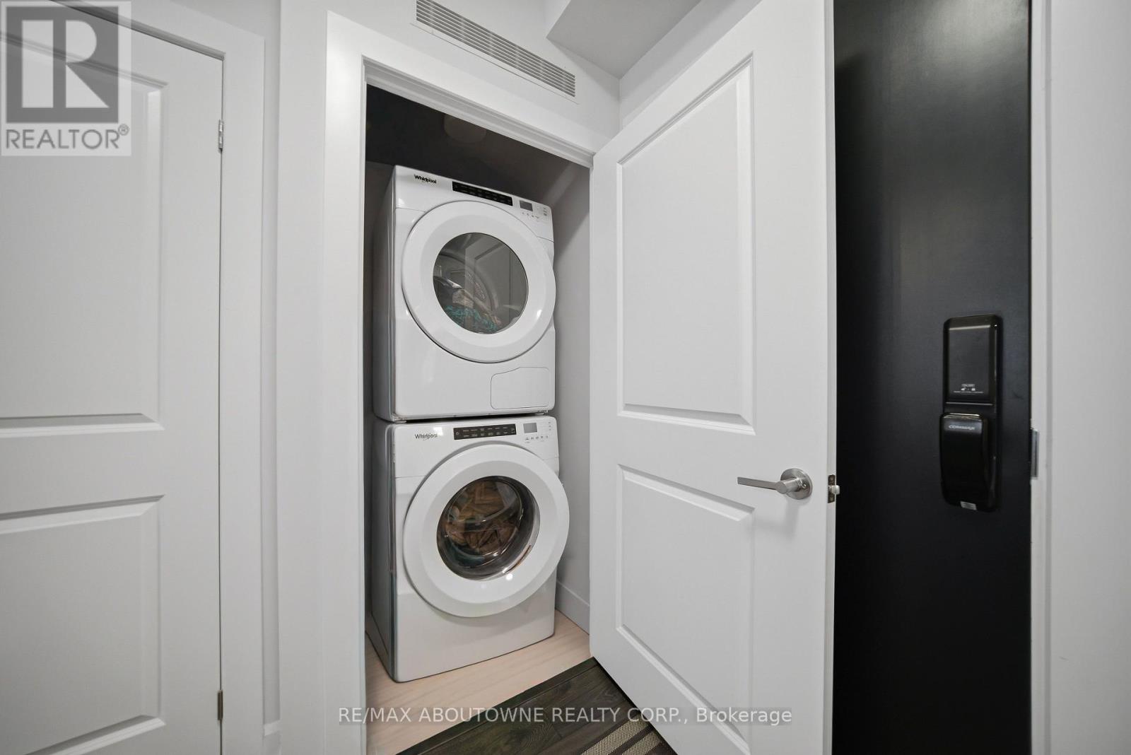 1602 - 3220 William Coltson Avenue, Oakville (Jm Joshua Meadows), Ontario  L6H 7W6 - Photo 5 - W13174170