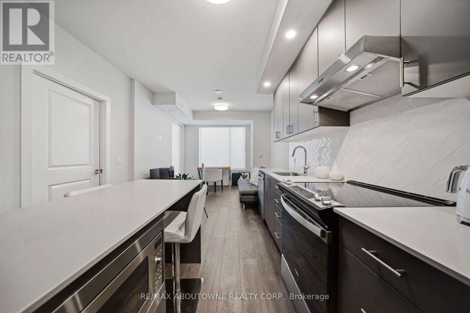 1602 - 3220 William Coltson Avenue, Oakville (Jm Joshua Meadows), Ontario  L6H 7W6 - Photo 8 - W13174170
