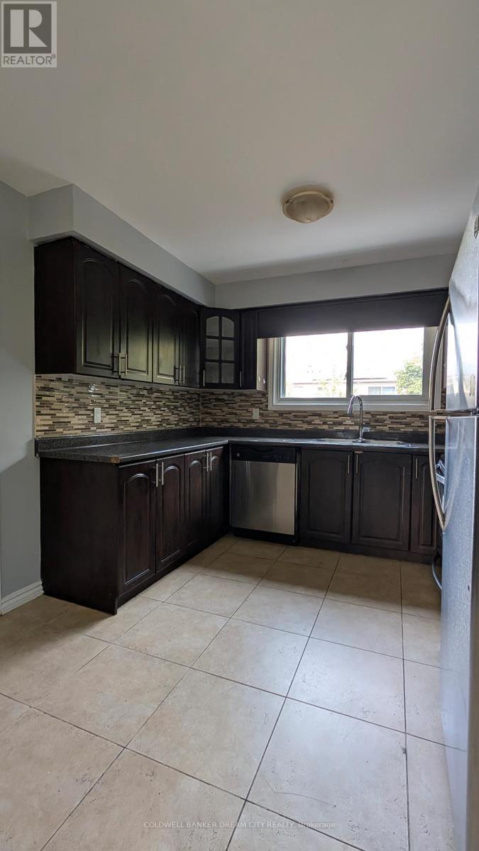 48 Merton Road, Brampton, Ontario  L6V 2V6 - Photo 7 - W13174180