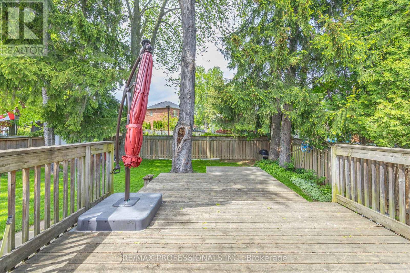 4 Beaverbrook Avenue, Toronto, Ontario  M9B 2M7 - Photo 40 - W13174244