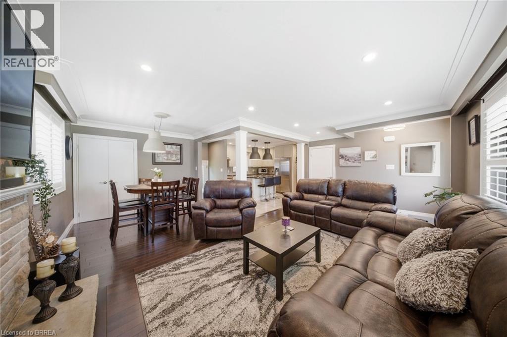 8 Queensway Drive, Brantford, Ontario  N3R 4W4 - Photo 11 - 40832402