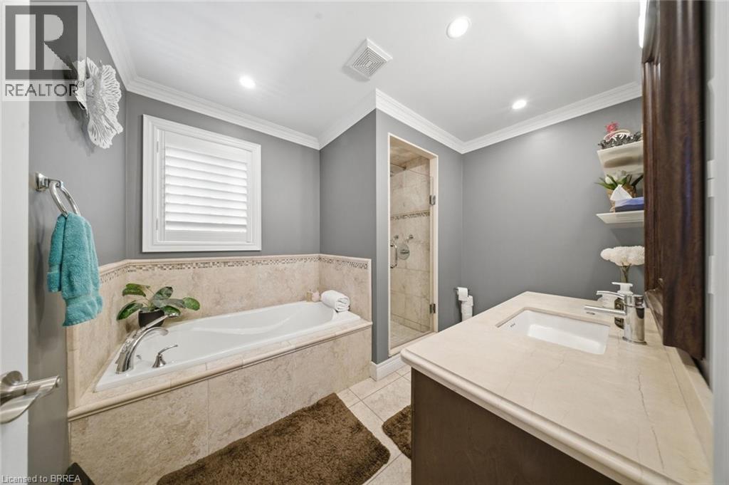 8 Queensway Drive, Brantford, Ontario  N3R 4W4 - Photo 21 - 40832402
