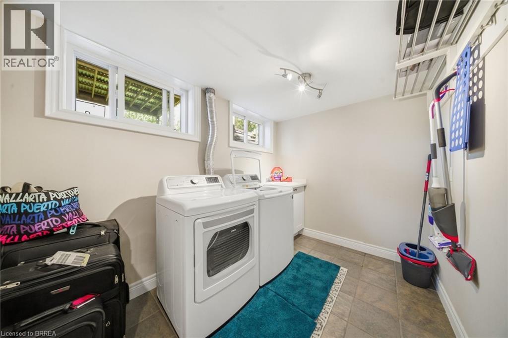 8 Queensway Drive, Brantford, Ontario  N3R 4W4 - Photo 33 - 40832402