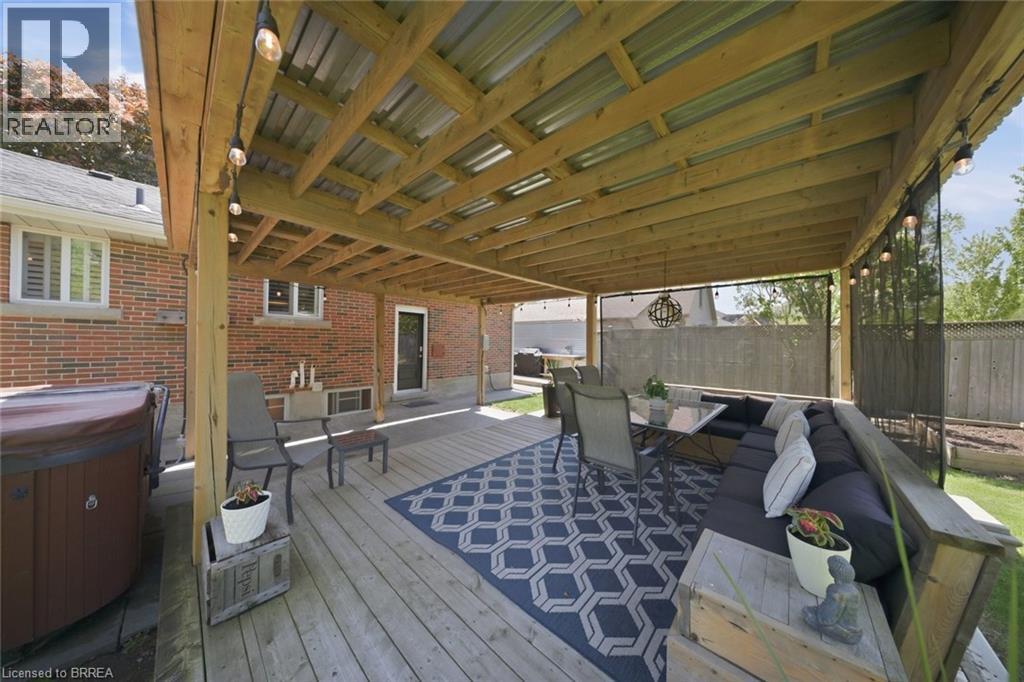8 Queensway Drive, Brantford, Ontario  N3R 4W4 - Photo 37 - 40832402
