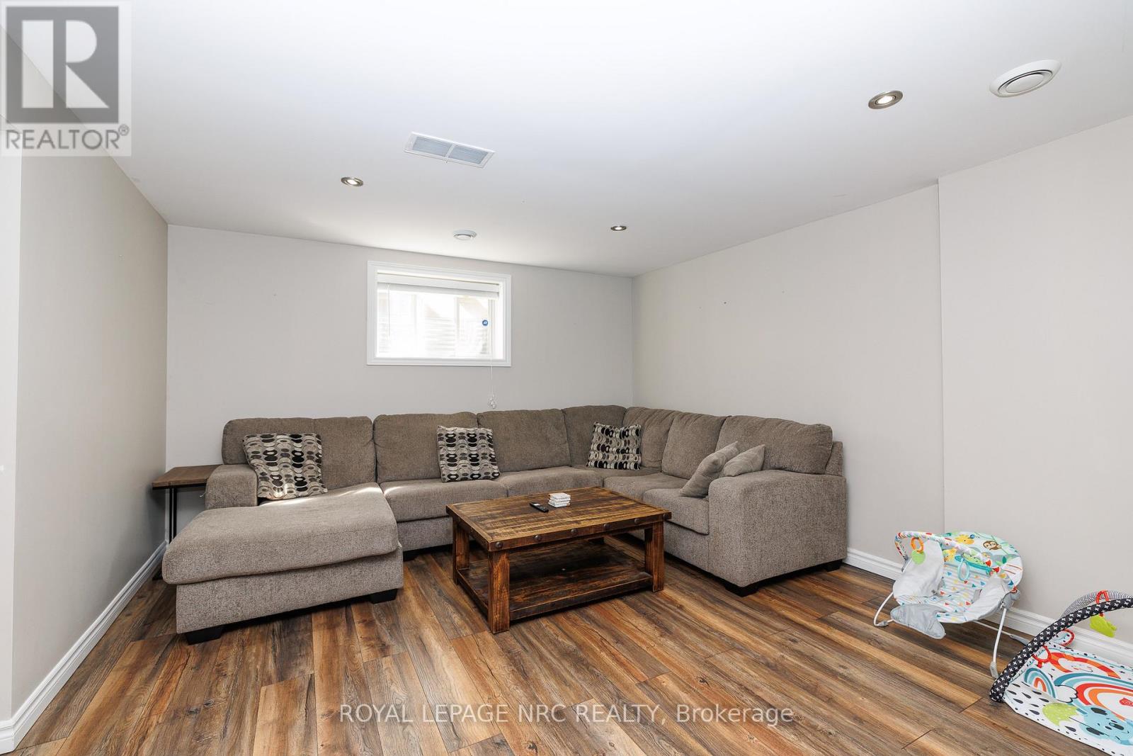12 Wilfrid Laurier Crescent, St. Catharines, Ontario  L2P 0A4 - Photo 32 - X13174496
