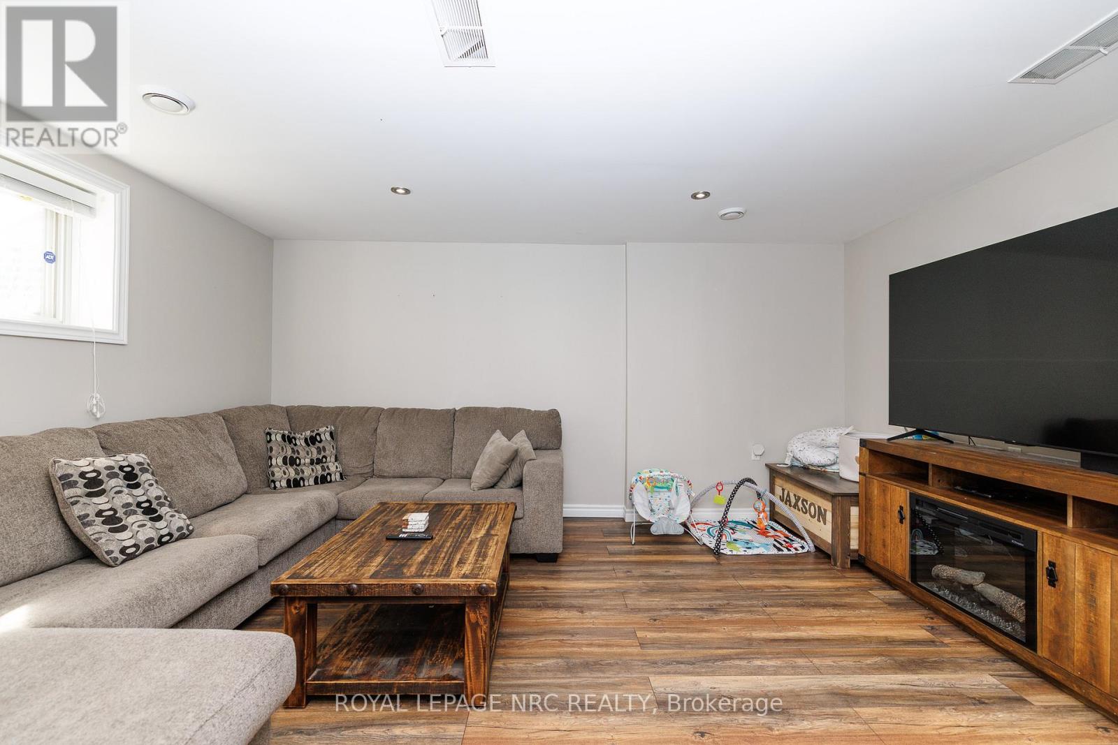 12 Wilfrid Laurier Crescent, St. Catharines, Ontario  L2P 0A4 - Photo 33 - X13174496