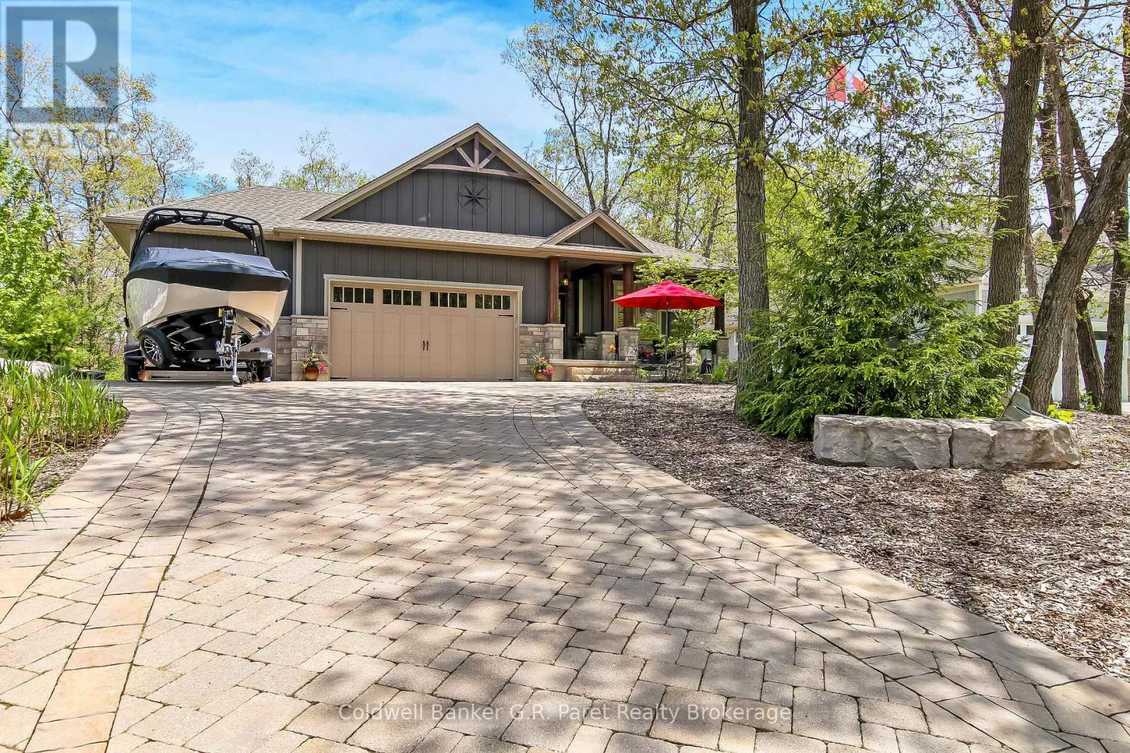10151 Pinery Bluffs Road, Lambton Shores, Ontario  N0M 1T0 - Photo 2 - X13174336