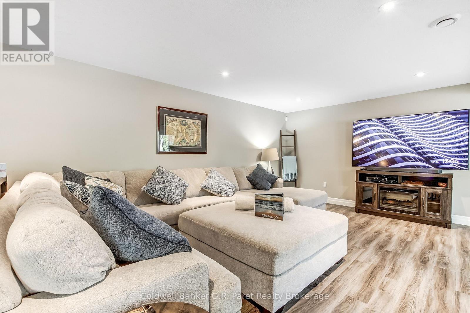 10151 Pinery Bluffs Road, Lambton Shores, Ontario  N0M 1T0 - Photo 29 - X13174336