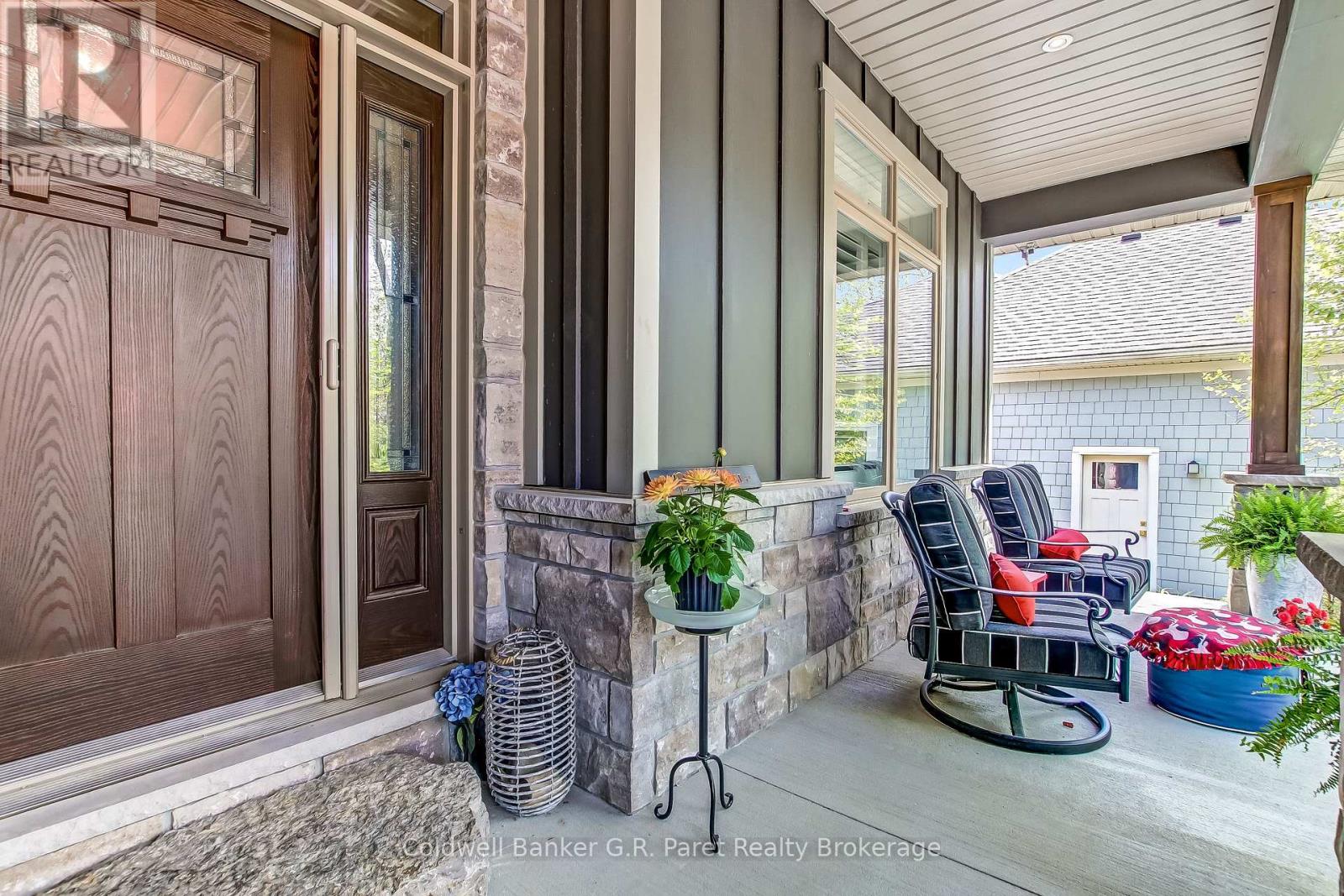 10151 Pinery Bluffs Road, Lambton Shores, Ontario  N0M 1T0 - Photo 6 - X13174336