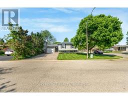 2 PACER COURT, Brantford, Ontario