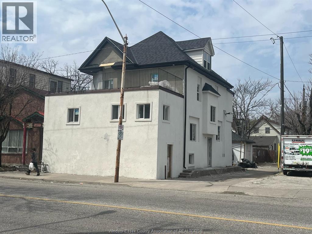 MLS# 26012182: 430 WYANDOTTE STREET West, Windsor, Canada