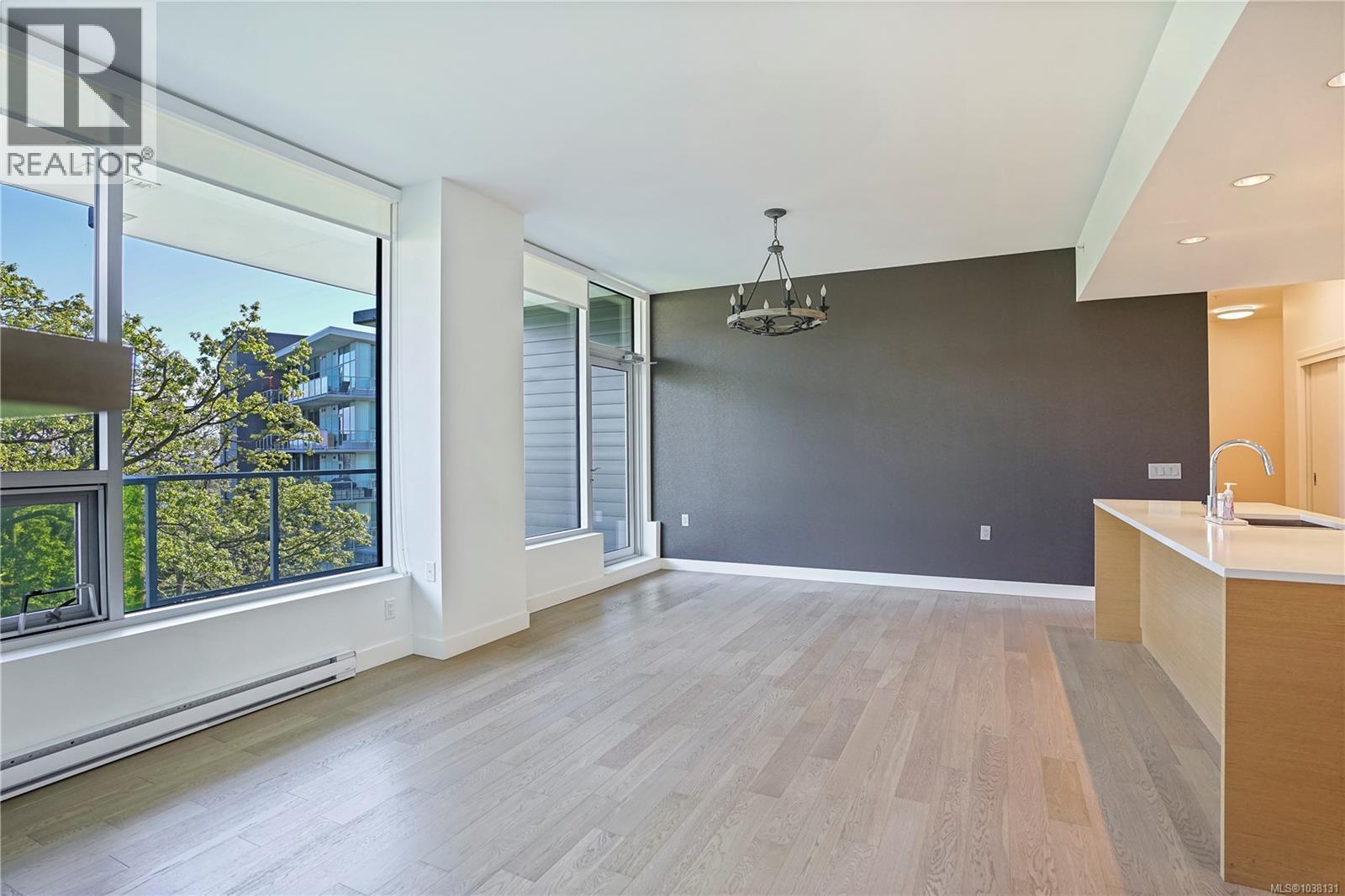 402 4011 Rainbow Hill Lane, Saanich, British Columbia  V8X 0B6 - Photo 15 - 1038131