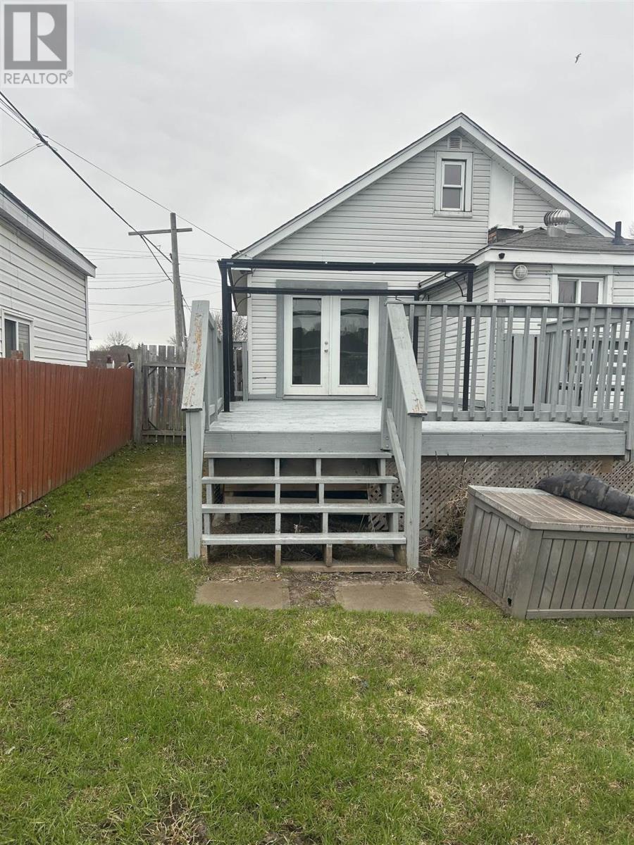 121 Turner Ave, Sault Ste. Marie, Ontario  P6C 4Y9 - Photo 2 - SM260940