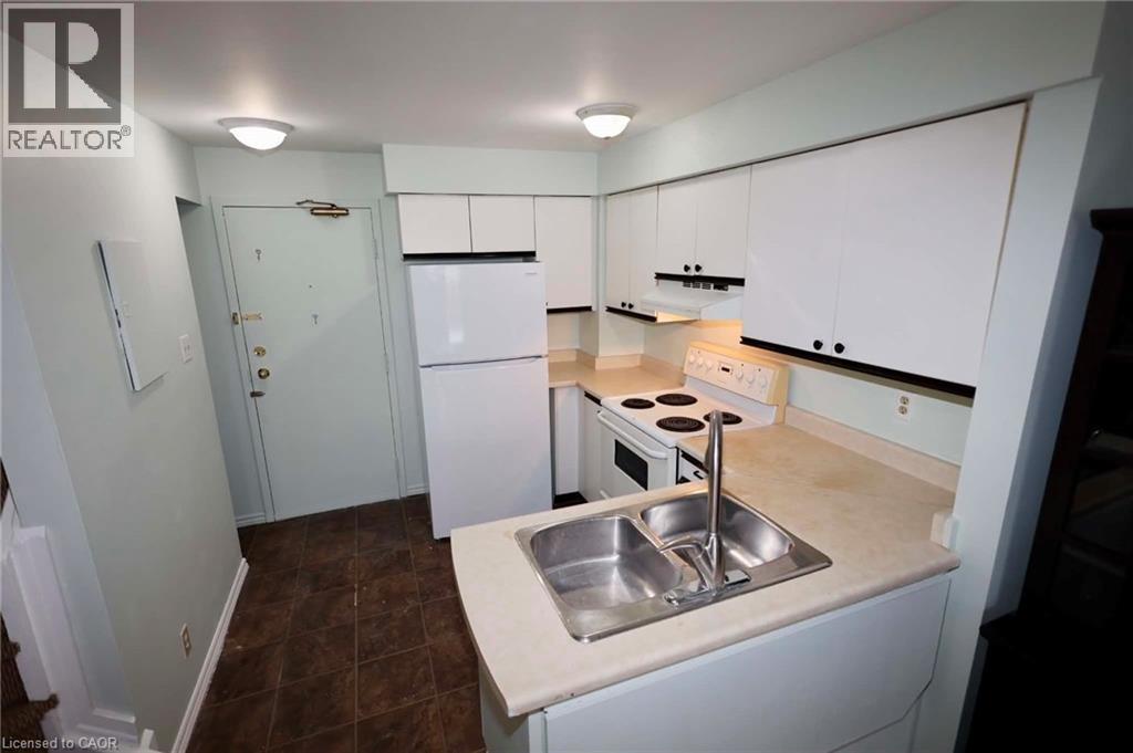 67 Valleyview Road Unit# 58, Kitchener, Ontario  N2E 3J1 - Photo 3 - 40833071