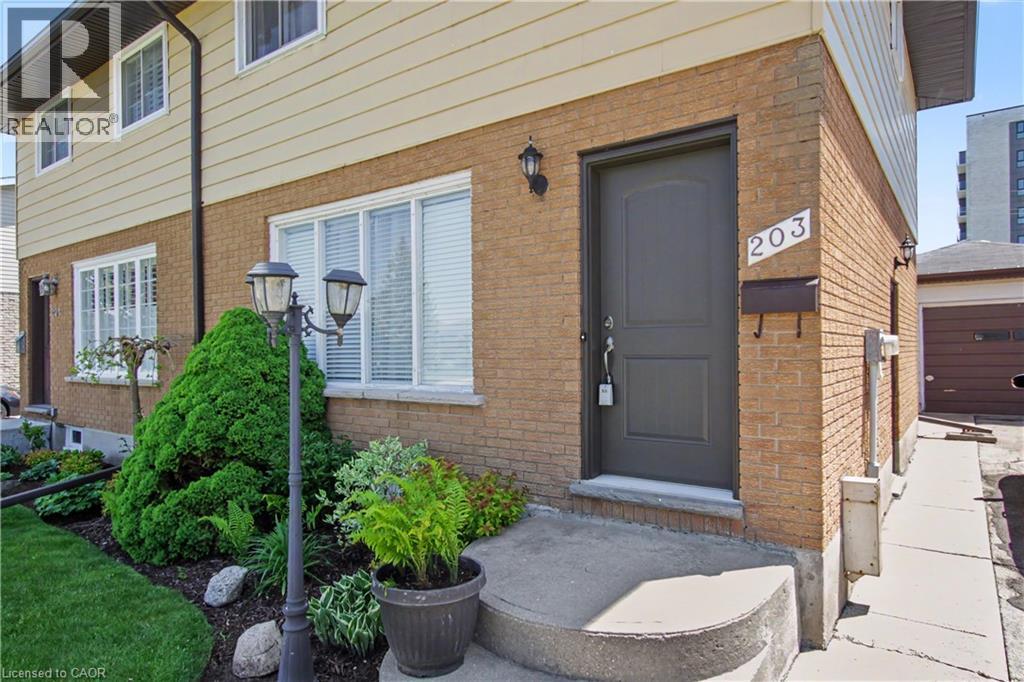 203 Moffat Drive, Cambridge, Ontario  N1R 6C1 - Photo 5 - 40832065
