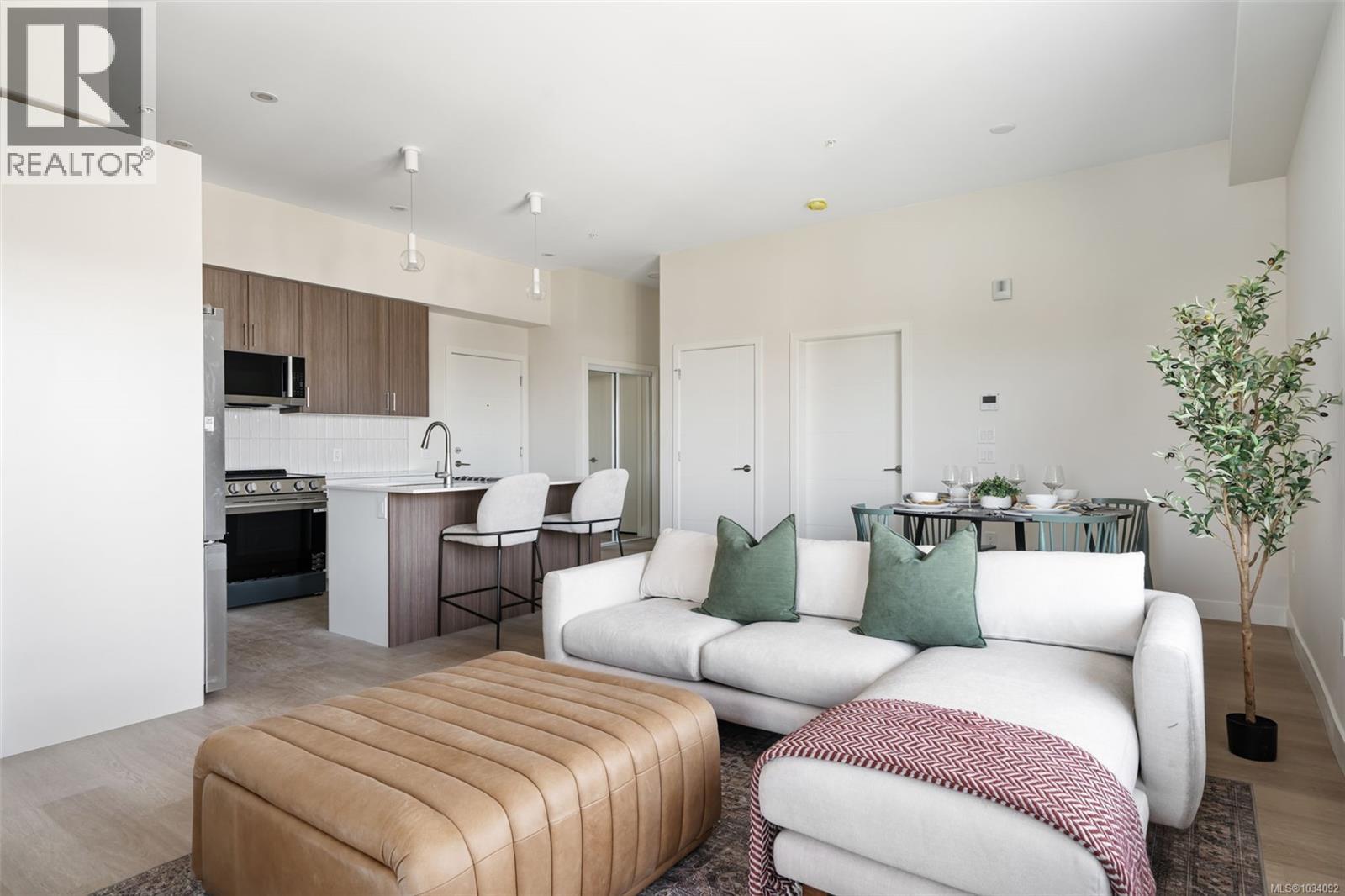 602 777 Station Ave, Langford, British Columbia  V9B 2S1 - Photo 2 - 1034092