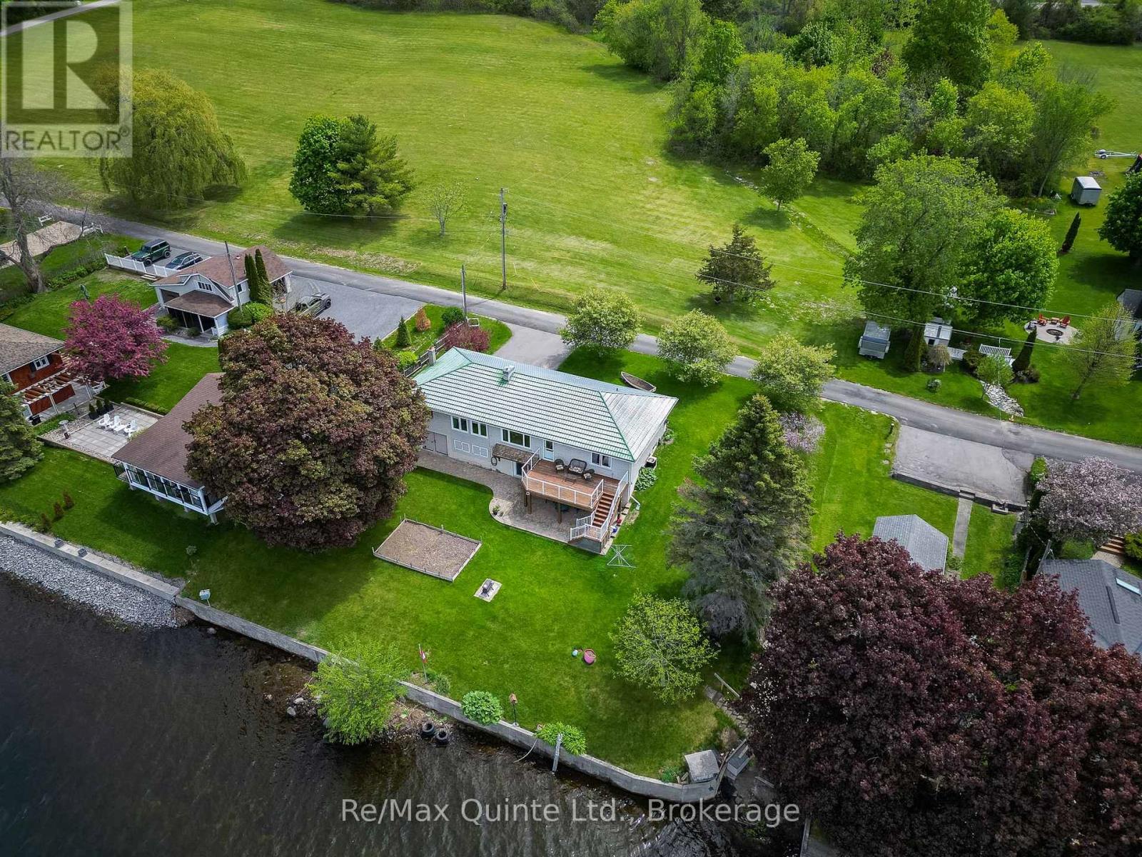 54 CEDAR LANE, Prince Edward County, Ontario
