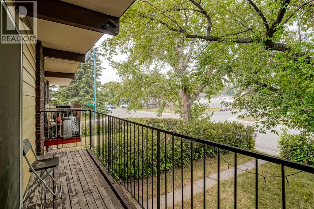 2240a 43 Street Se, Calgary, Alberta  T2B 1H5 - Photo 4 - A2314471