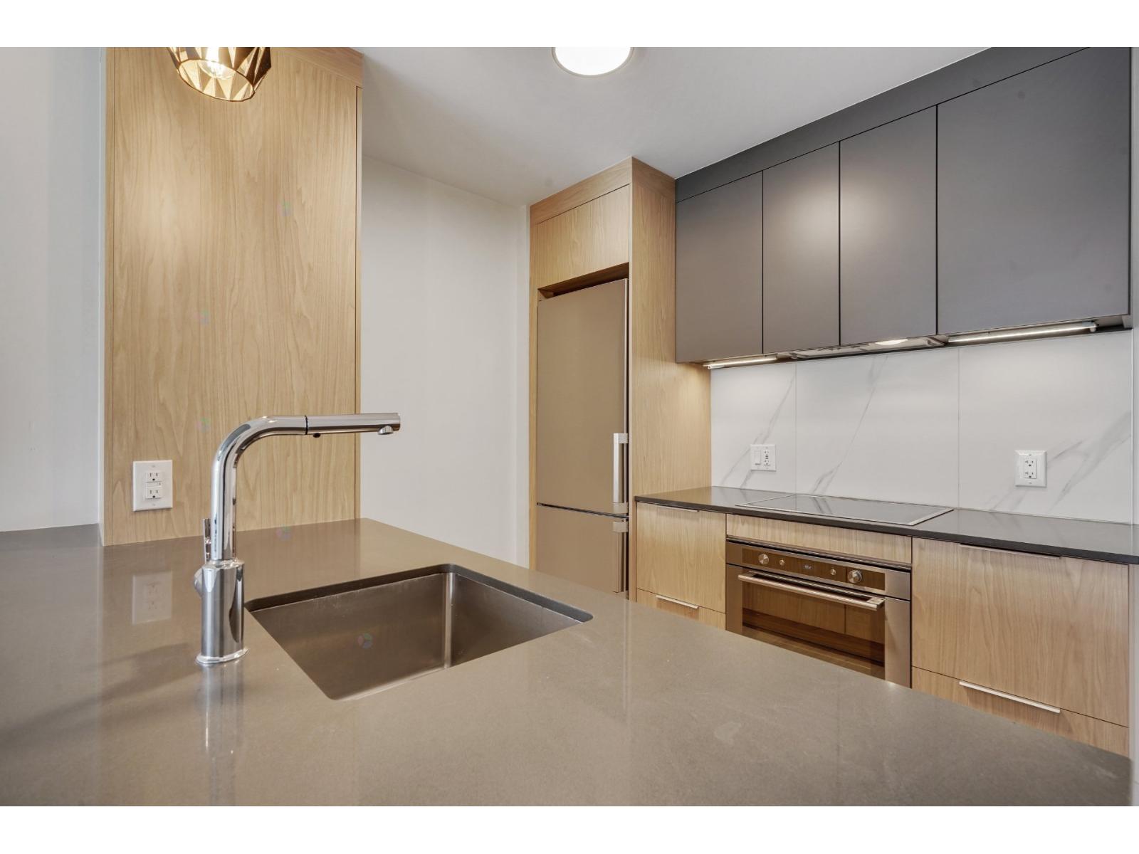 1550 Rue des Bassins|#206 Montréal (Le Sud-Ouest) Quebec Canada H3C0X6 4