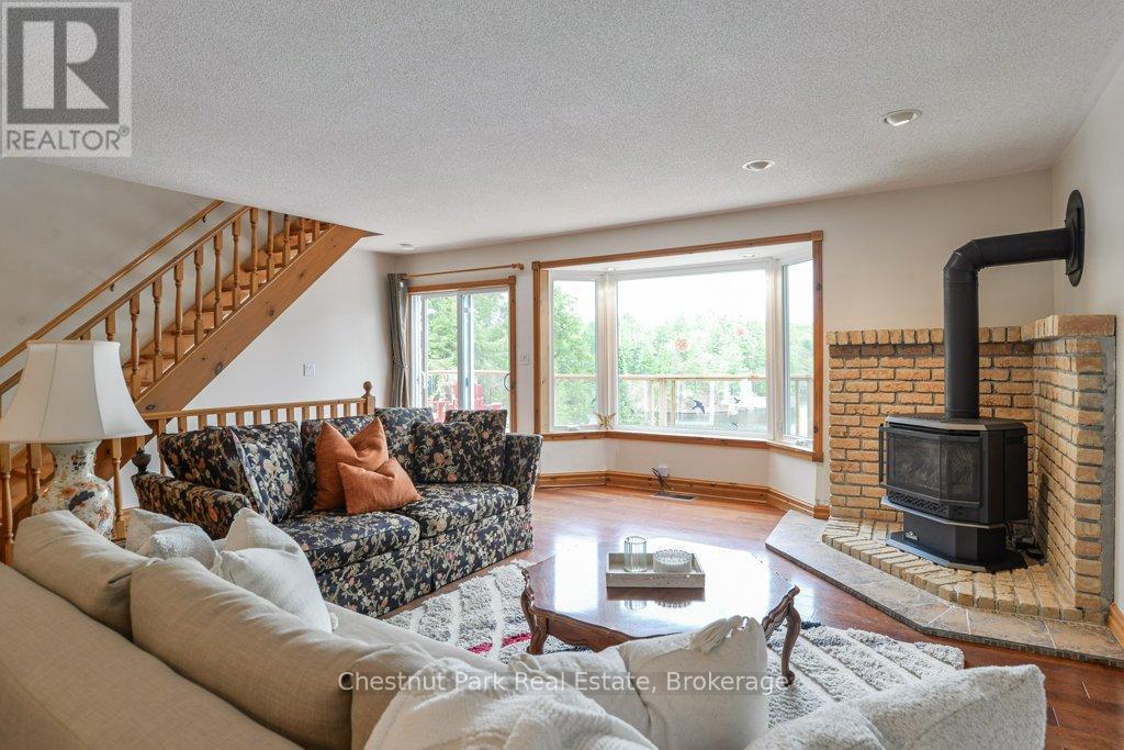 294 North Drive, Huntsville (Stisted), Ontario  P1H 2J2 - Photo 7 - X13174412