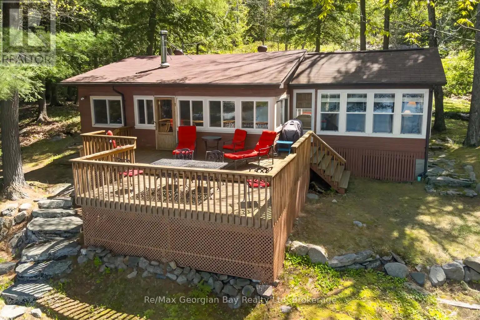 87 MOCCASIN TRAIL, Georgian Bay, Ontario