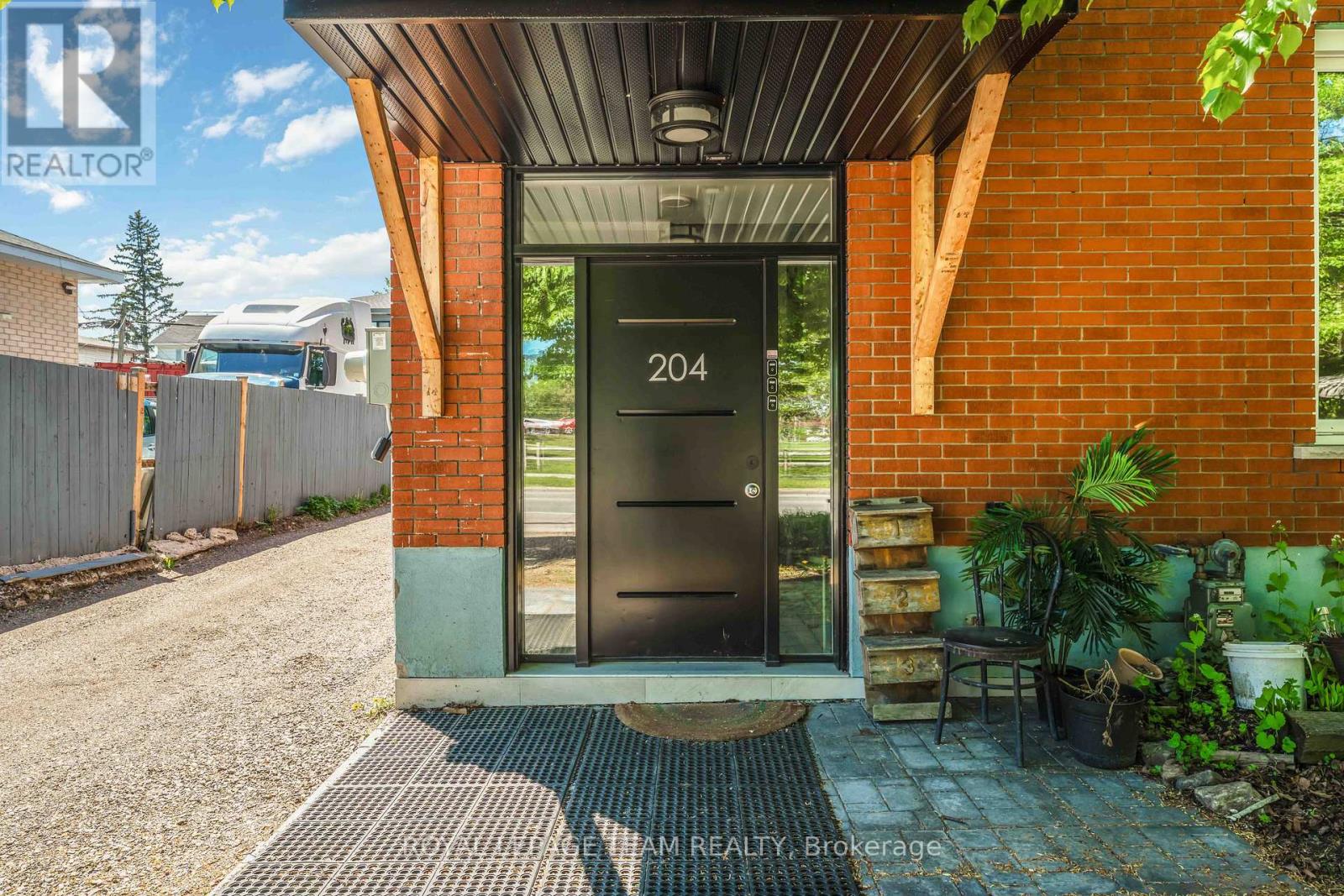 2 - 204 Donald Street, Ottawa, Ontario  K1K 1M8 - Photo 2 - X13174366